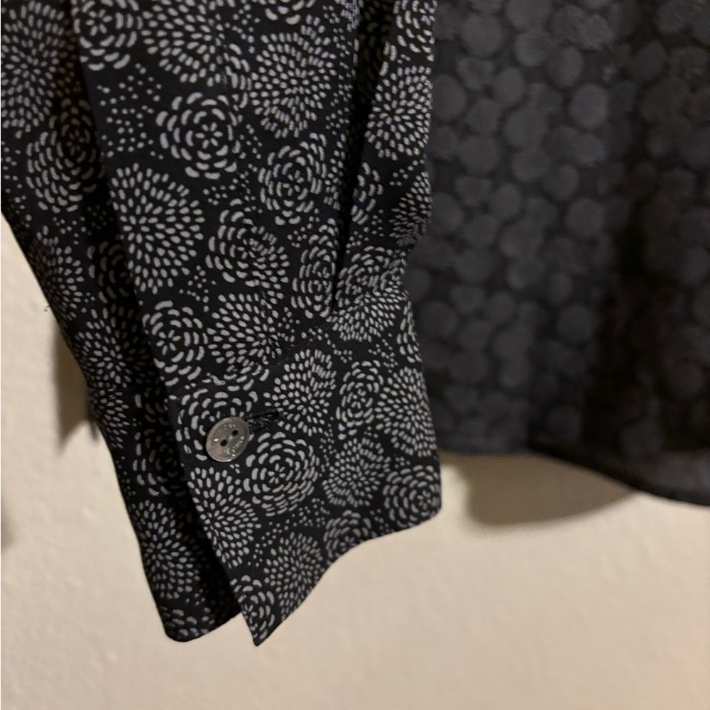 Vince Covered Placket Print Silk Shirt in Black Shark Gray Blouse - Picture 6 of 12